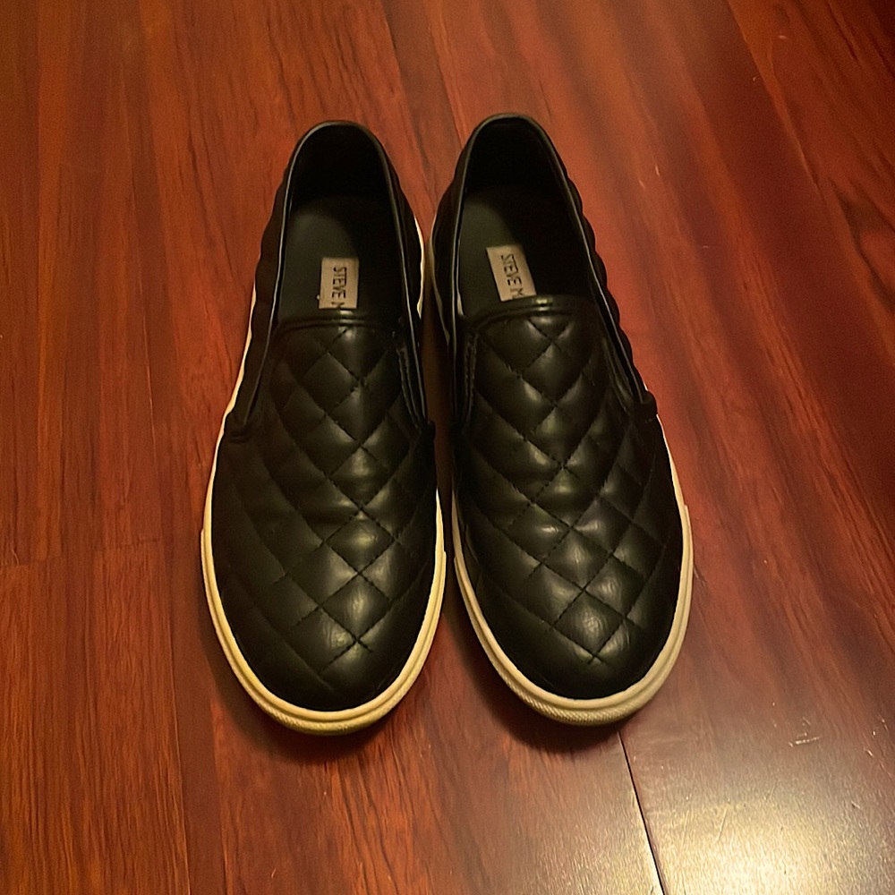 Women’s Steve Madden black slip on shoes size 7